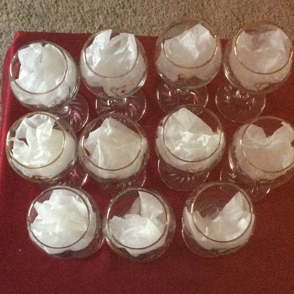 Vintage 1988 Petro Canada Wine Glasses - Picture 2 of 13